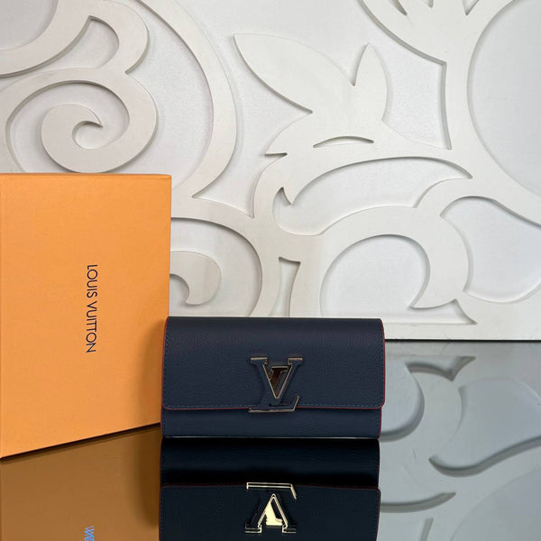 Louis Vuitton Capucines Wallet
20x11 cm